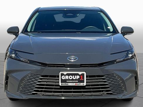 Used 2025 Toyota Camry LE w/ Convenience Package FWD image 4