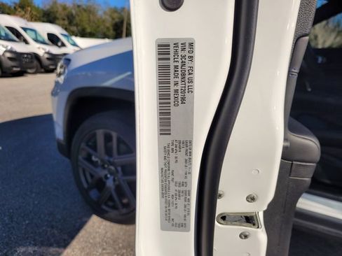 New 2026 Jeep Compass Latitude image 20