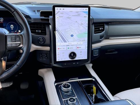 Used 2024 Ford Expedition Max Platinum AWD/4WD image 7
