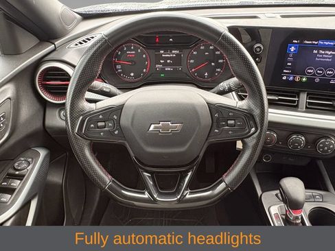 Used 2024 Chevrolet Trax RS w/ Sunroof Package FWD image 11
