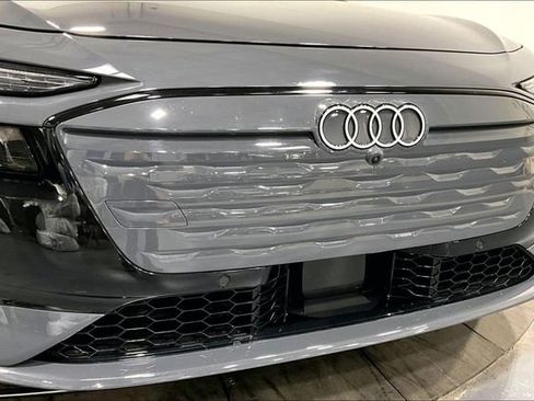 Used 2025 Audi A6 e-tron Premium Plus w/ Premium Plus AWD/4WD image 25