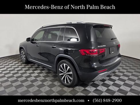 Used 2023 Mercedes-Benz GLB 250 image 4