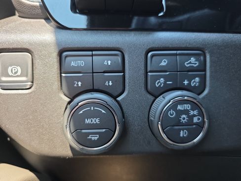 Used 2024 Chevrolet Silverado 2500 ZR2 w/ Technology Package AWD/4WD image 26