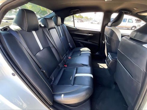 Used 2025 Toyota Camry SE FWD image 39