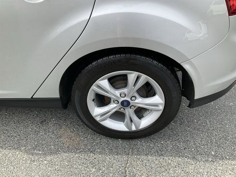 Used 2014 Ford Focus SE FWD image 10