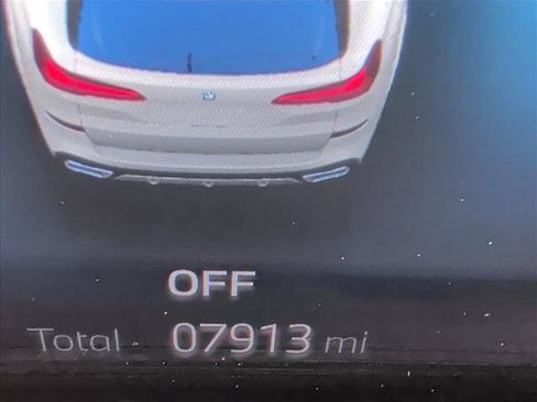 Used 2025 BMW X5 xDrive50e w/ M Sport Package AWD/4WD image 8