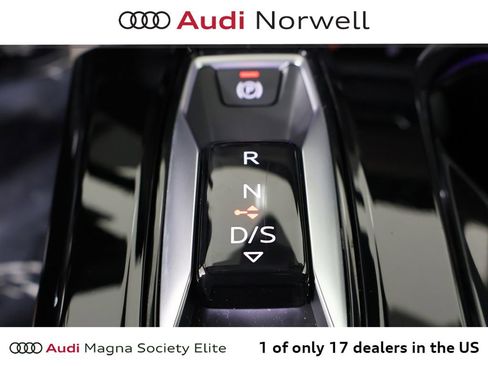 Used 2025 Audi Q5 Premium Plus w/ Premium Plus AWD/4WD image 4
