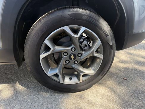 Used 2025 Chevrolet Trax LT image 27