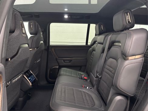 Used 2025 Rivian R1S Premium AWD/4WD image 15