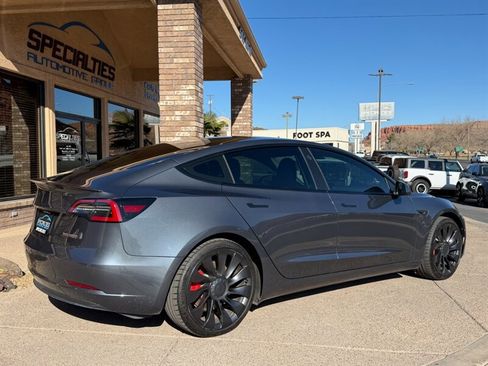 Used 2022 Tesla Model 3 Performance image 32