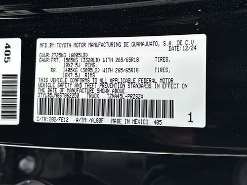 Certified 2025 Toyota Tacoma TRD Sport AWD/4WD image 35