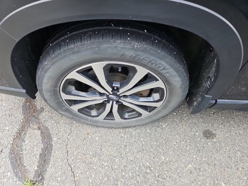 Used 2019 Subaru Forester Limited AWD/4WD image 3