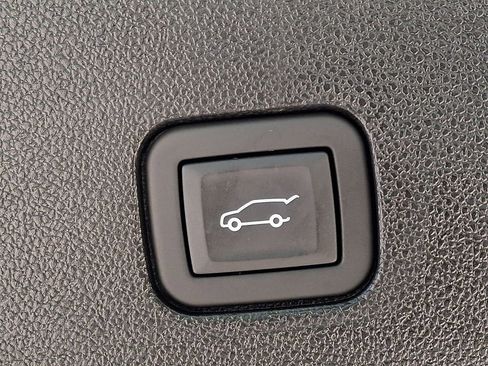 Used 2025 Cadillac XT6 Premium Luxury AWD/4WD image 30