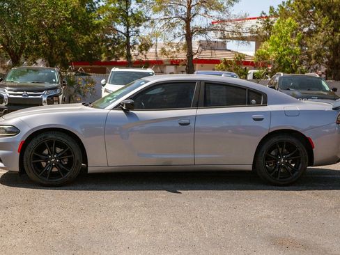 Used 2017 Dodge Charger SXT w/ Blacktop Package RWD image 8