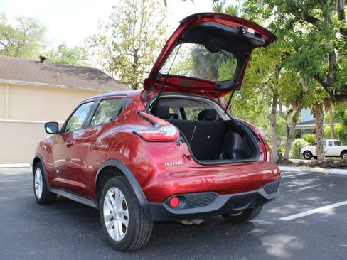 Used 2016 Nissan Juke S FWD image 6