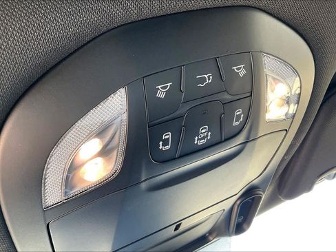 New 2026 Chrysler Pacifica Limited w/ S Appearance Package FWD image 18