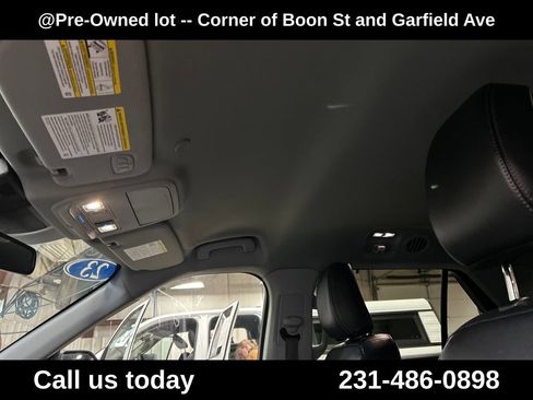 Used 2023 Ford Explorer Limited AWD/4WD image 13