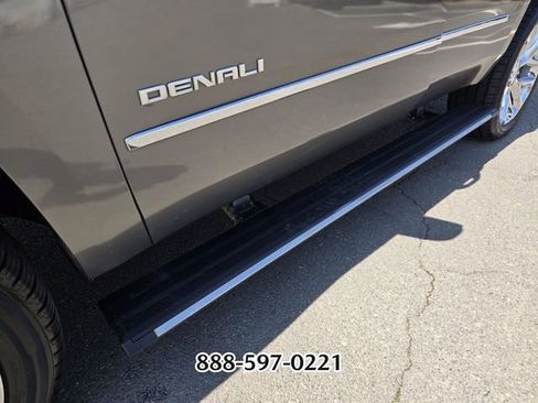 Used 2019 GMC Yukon Denali w/ Denali Ultimate Package AWD/4WD image 9