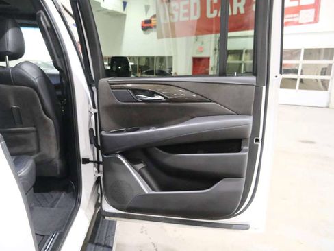 Used 2020 Cadillac Escalade ESV Platinum image 27