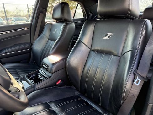 Used 2023 Chrysler 300 S image 10