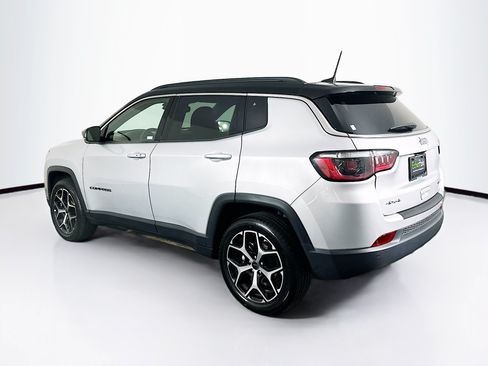Used 2025 Jeep Compass Limited AWD/4WD image 5