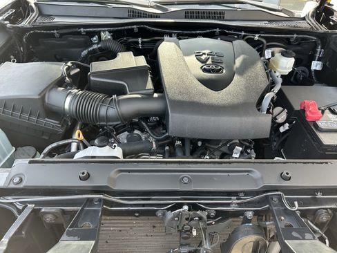 Certified 2023 Toyota Tacoma TRD Sport w/ Technology Package AWD/4WD image 13