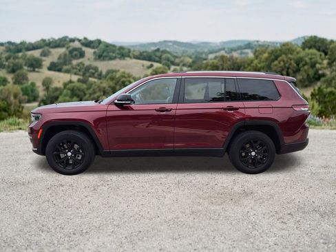 Used 2022 Jeep Grand Cherokee L Limited AWD/4WD image 5