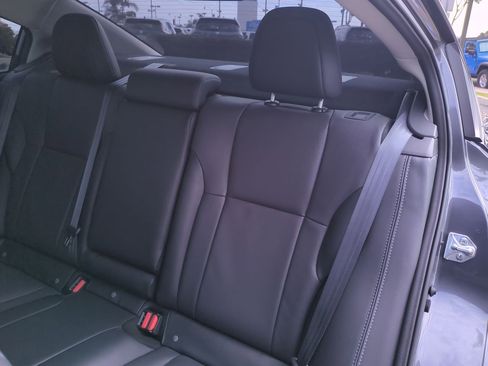 Used 2025 Subaru Legacy Limited image 32