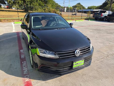 Used 2017 Volkswagen Jetta S w/ Jetta S Cold Weather Package FWD image 5