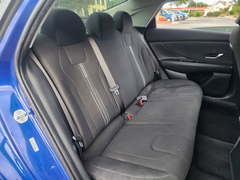 Used 2021 Hyundai Elantra SEL image 15