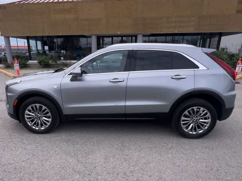 Used 2024 Cadillac XT4 Premium Luxury image 5