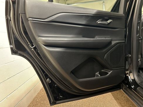 Used 2025 Jeep Grand Cherokee L Altitude image 14