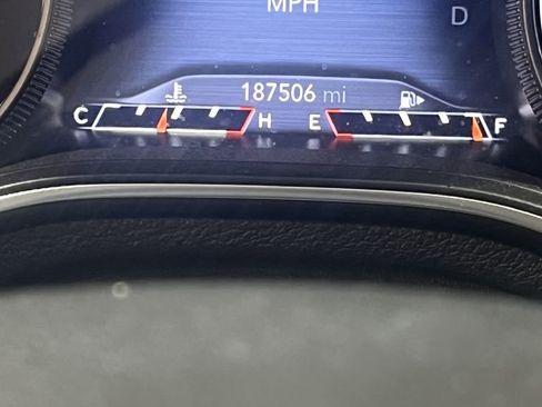 Used 2019 Jeep Cherokee Limited image 10