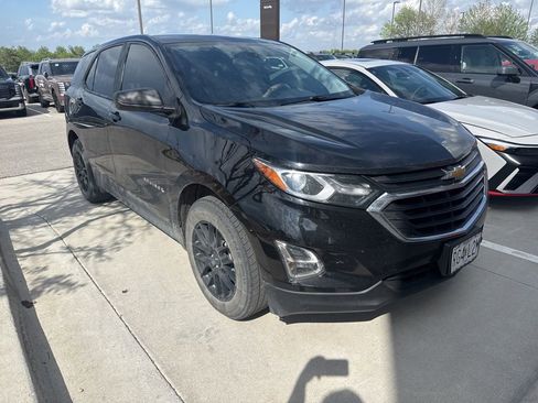 Used 2020 Chevrolet Equinox LS w/ LS Convenience Package image 1