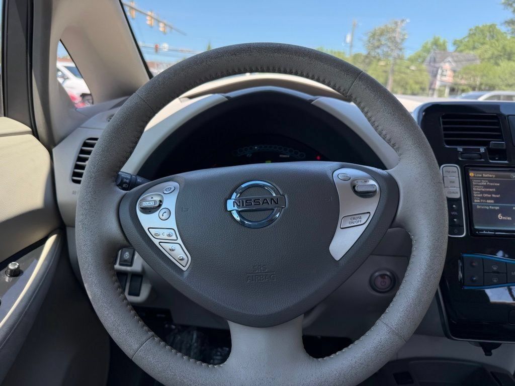 Used 2012 Nissan Leaf SL FWD image 28