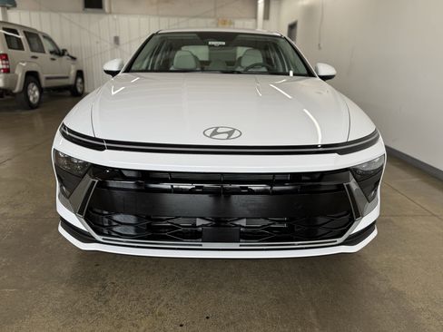 Used 2025 Hyundai Sonata SE image 22