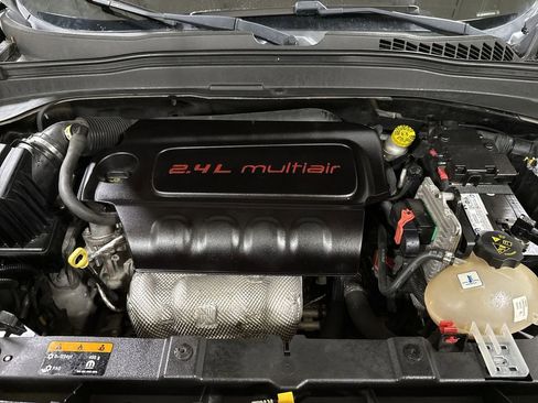 Used 2017 Jeep Renegade Sport w/ Power & Air Group image 24