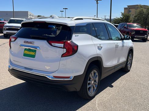 Certified 2024 GMC Terrain SLT image 8