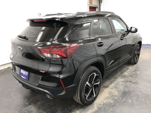 Used 2021 Chevrolet TrailBlazer RS w/ Technology Package image 3