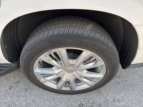 Used 2024 Chevrolet Tahoe High Country image 14