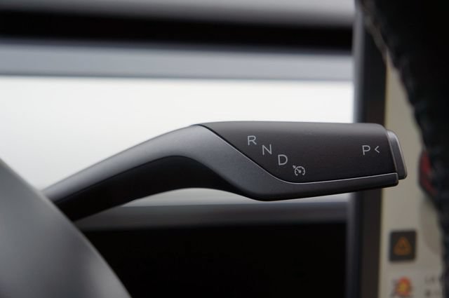 Used 2024 Tesla Model Y Long Range AWD/4WD image 37