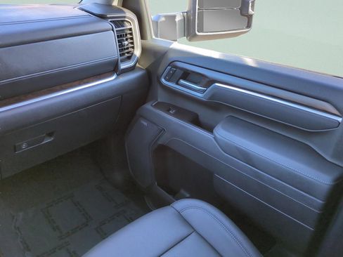 Used 2025 GMC Sierra 3500 SLT w/ SLT Premium Package image 16