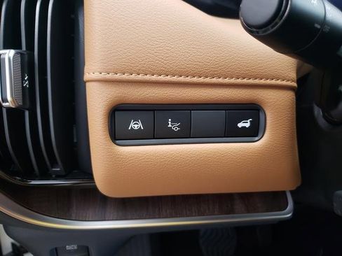 New 2025 Nissan Armada SL w/ Captain's Chari Seat Package image 18