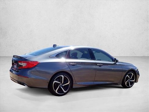 Used 2018 Honda Accord Sport image 4