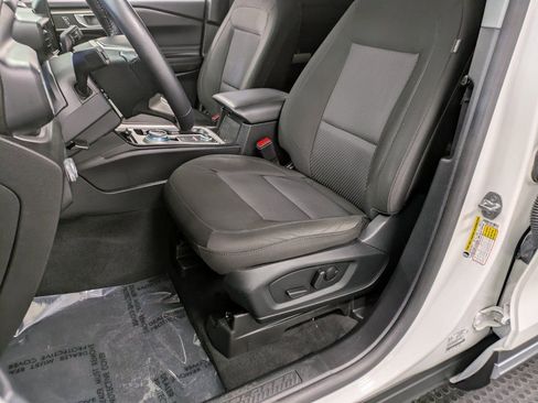 Used 2022 Ford Explorer XLT image 10