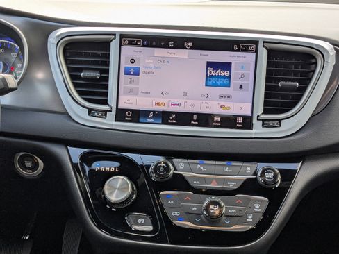 New 2026 Chrysler Voyager LX image 17