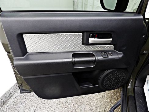 Used 2007 Toyota FJ Cruiser 4WD image 7