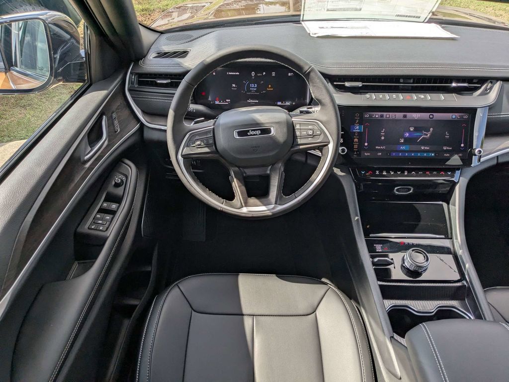 New 2026 Jeep Grand Cherokee Limited AWD/4WD image 17