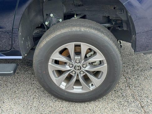 Used 2026 Toyota Sienna LE FWD image 14
