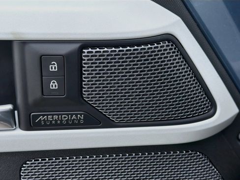 Used 2022 Land Rover Defender 110 X-Dynamic SE AWD/4WD image 22